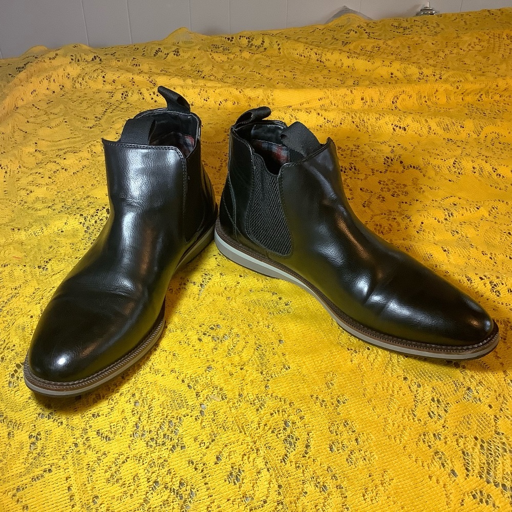 Madden black boots size 8.5M